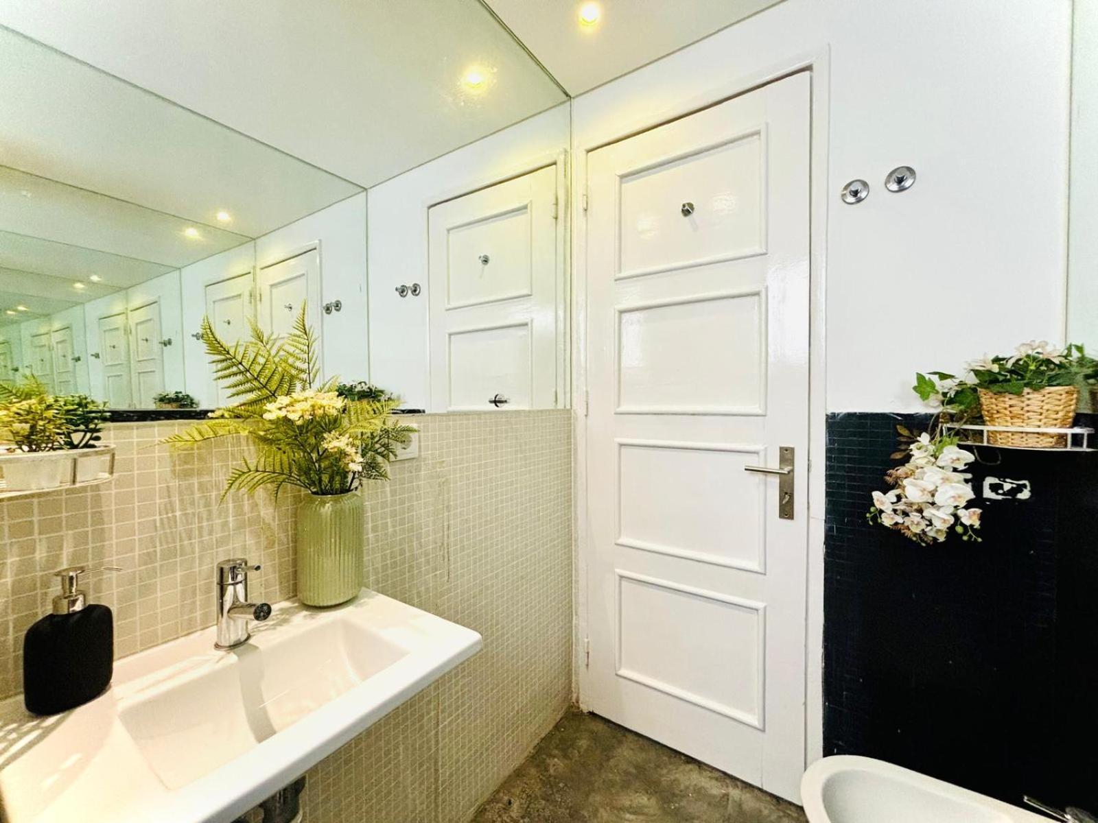 Hostel Luxury Rooms, Ideal Location For Tourists
